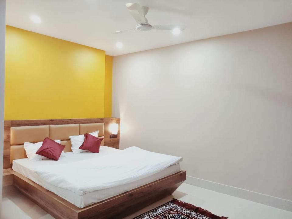 Hotel Vaishnavi Near Baba Dham Temple เดฟการ์ ภายนอก รูปภาพ