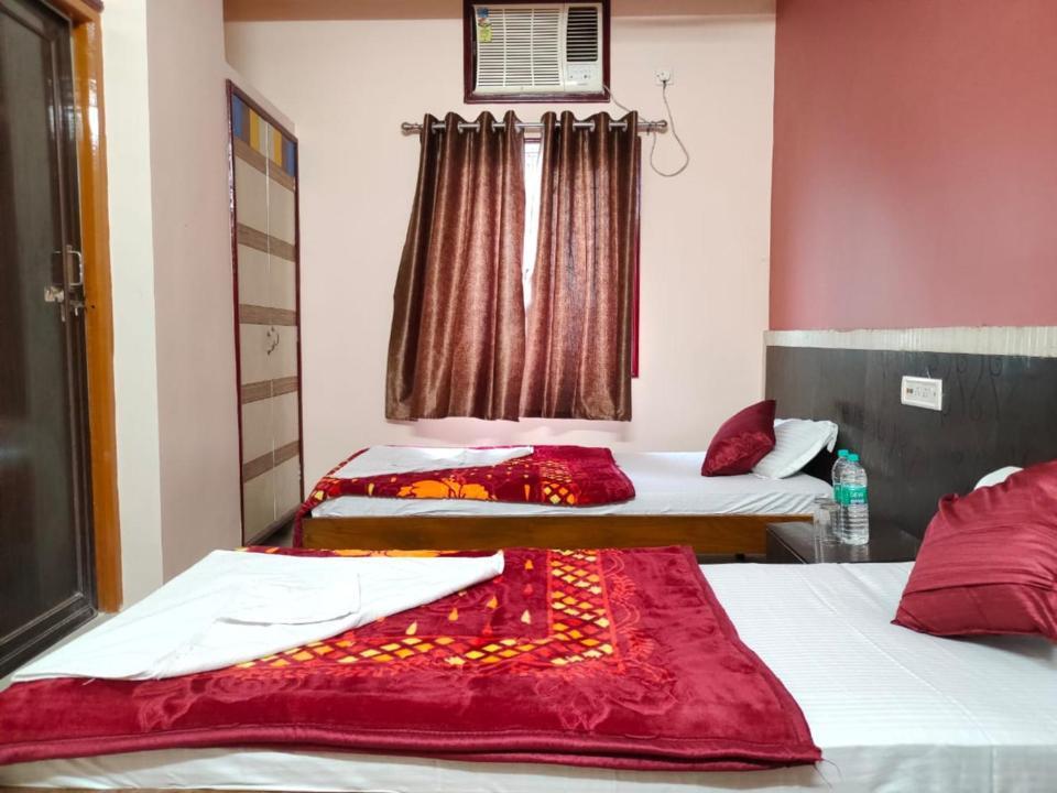 Hotel Vaishnavi Near Baba Dham Temple เดฟการ์ ภายนอก รูปภาพ