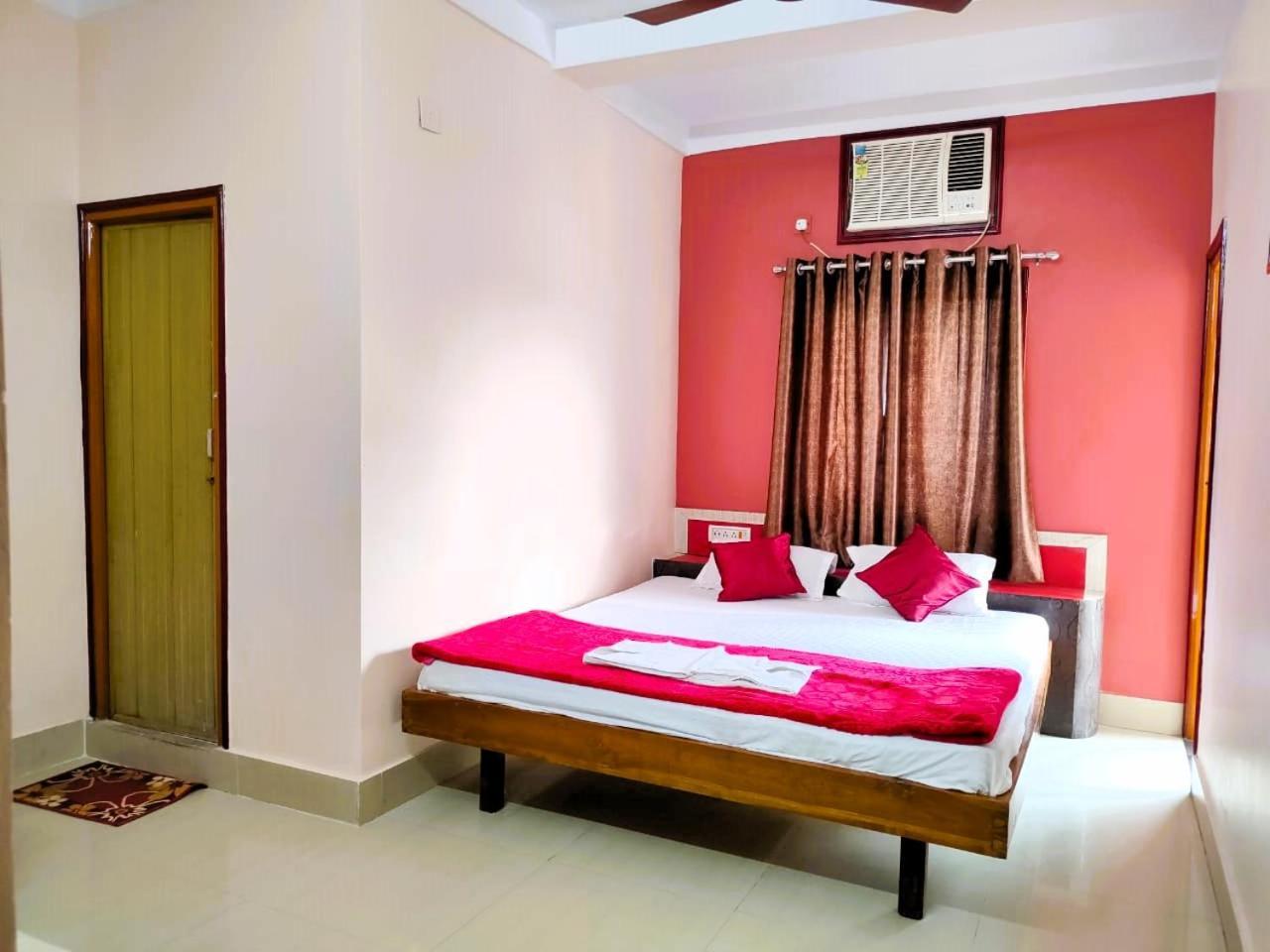 Hotel Vaishnavi Near Baba Dham Temple เดฟการ์ ภายนอก รูปภาพ