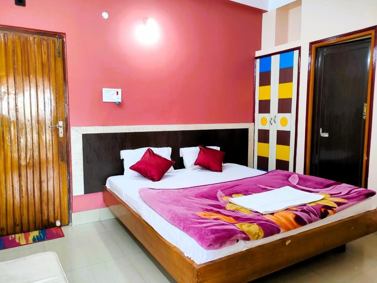 Hotel Vaishnavi Near Baba Dham Temple เดฟการ์ ภายนอก รูปภาพ