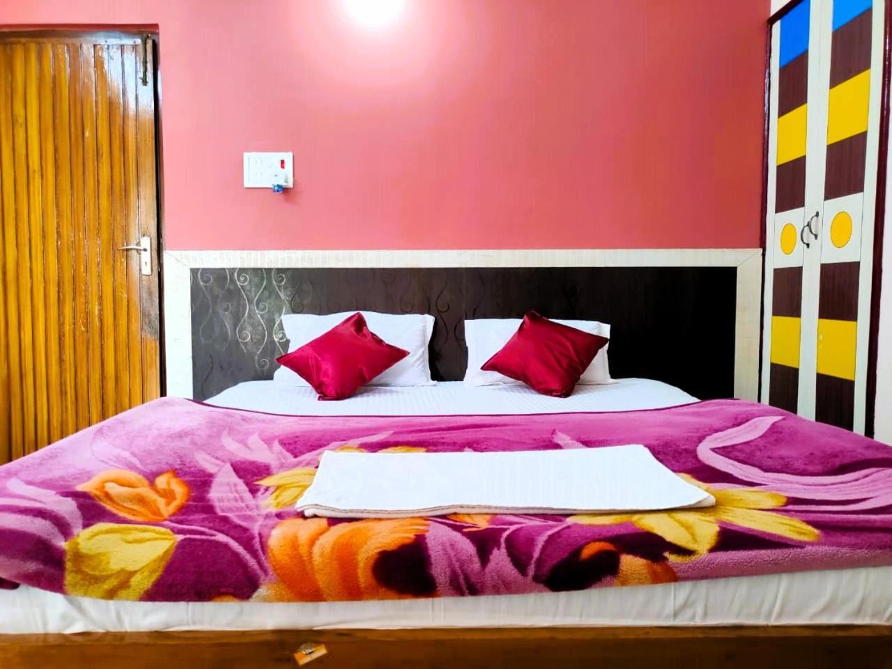 Hotel Vaishnavi Near Baba Dham Temple เดฟการ์ ภายนอก รูปภาพ