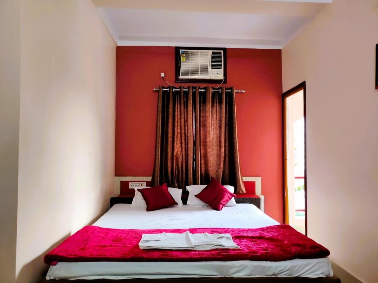 Hotel Vaishnavi Near Baba Dham Temple เดฟการ์ ภายนอก รูปภาพ