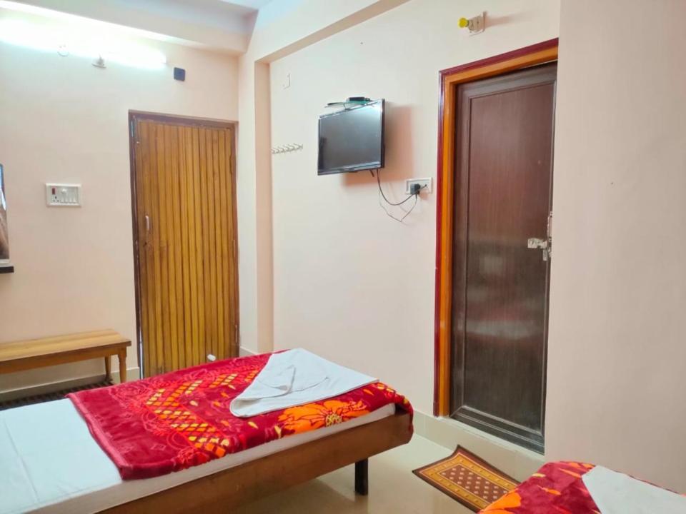 Hotel Vaishnavi Near Baba Dham Temple เดฟการ์ ภายนอก รูปภาพ